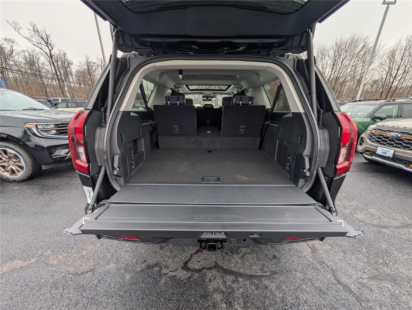 2026 Ford Expedition MAX Active