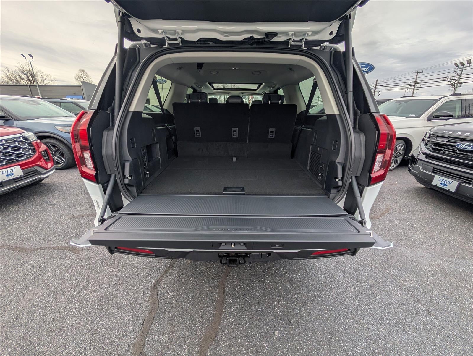 2026 Ford Expedition MAX Active