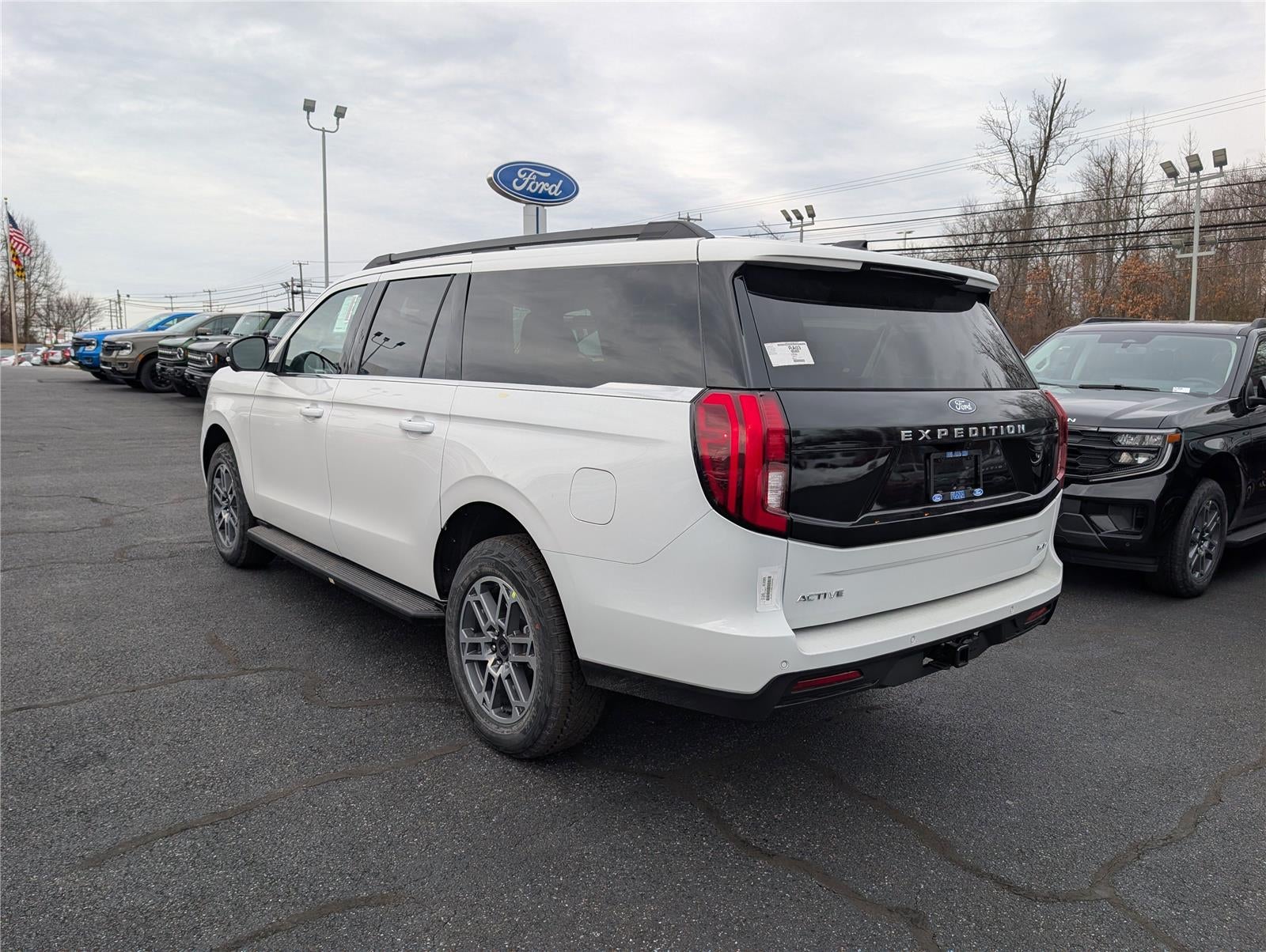 2026 Ford Expedition MAX Active