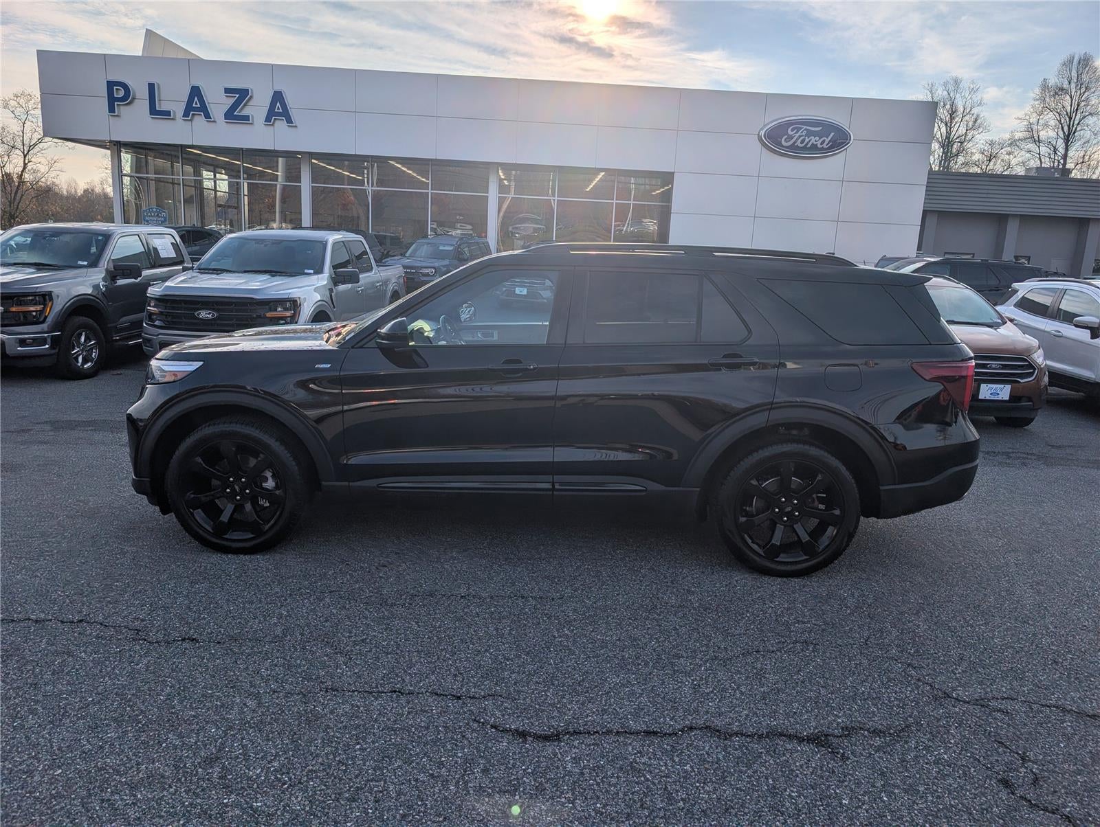 2023 Ford Explorer ST-Line