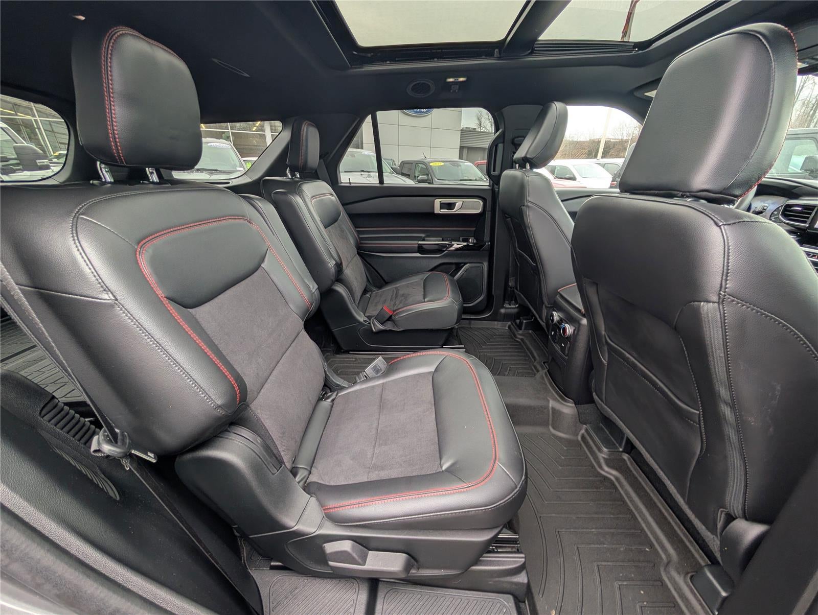 2024 Ford Explorer ST-Line