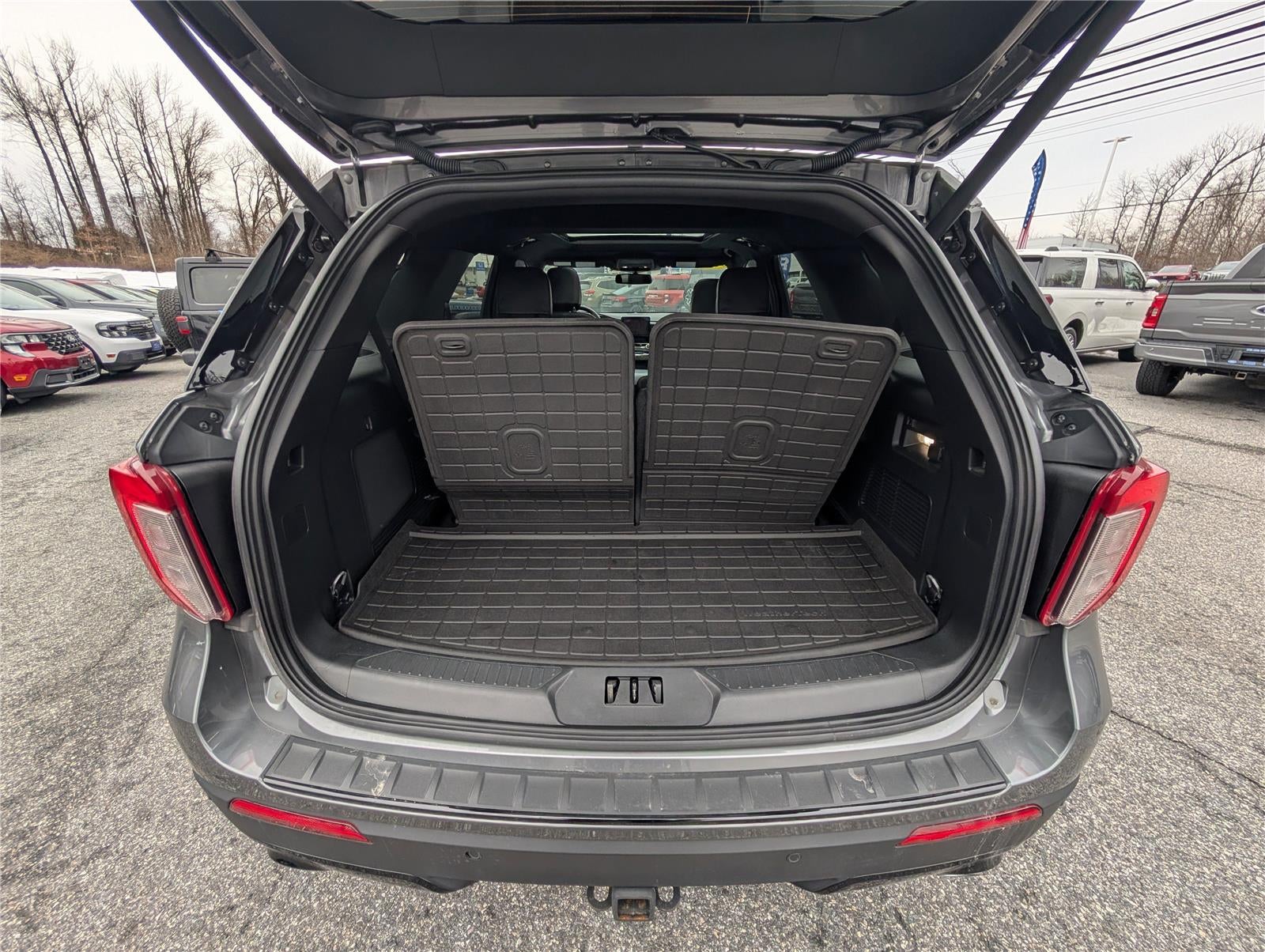 2024 Ford Explorer ST-Line