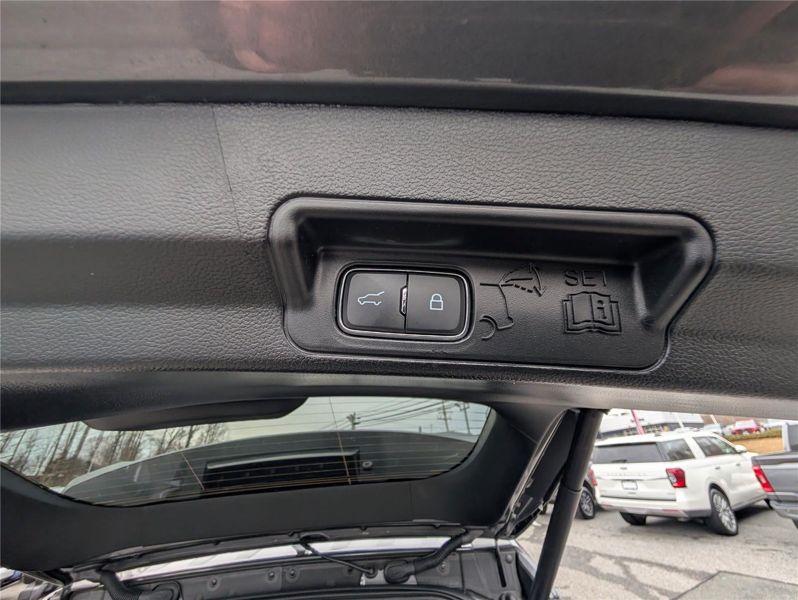 2024 Ford Explorer ST-Line