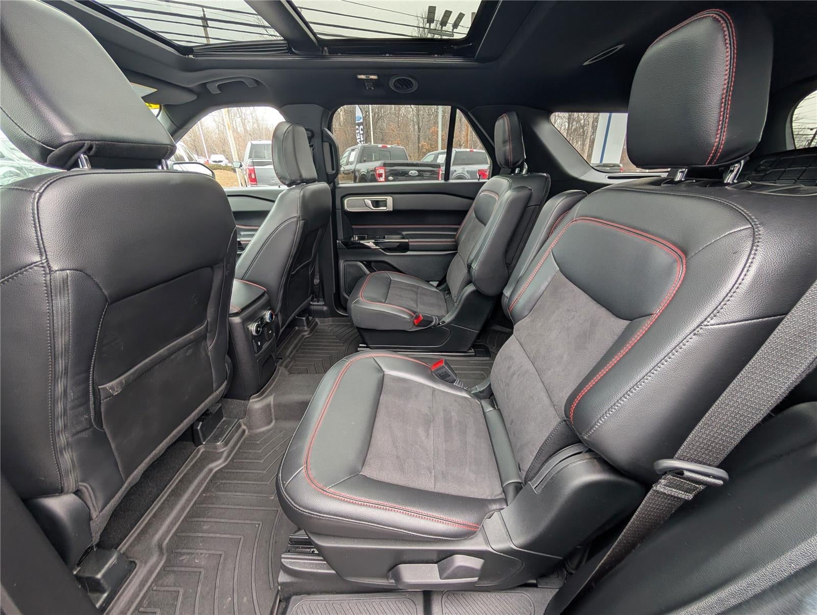 2024 Ford Explorer ST-Line