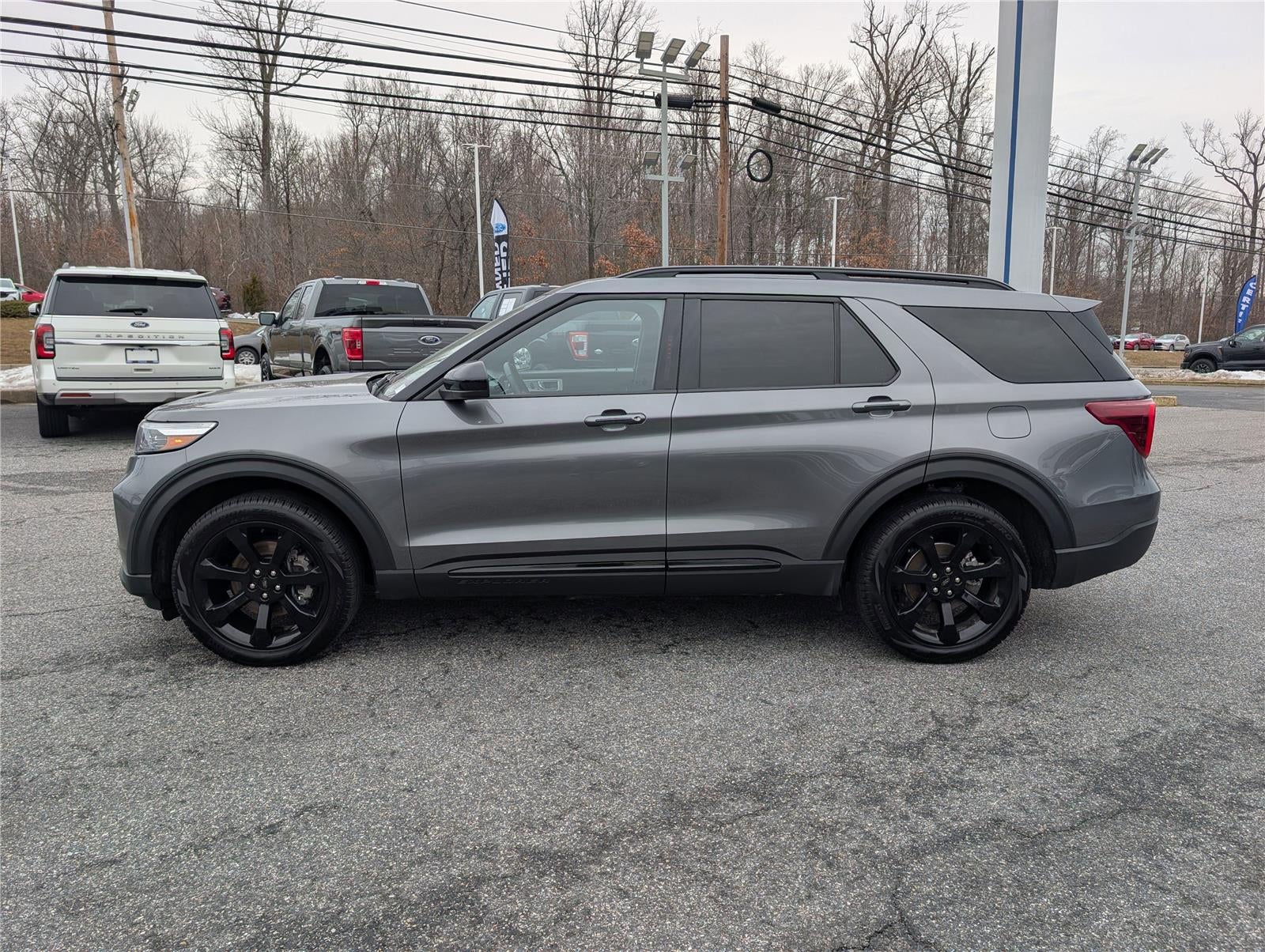 2024 Ford Explorer ST-Line