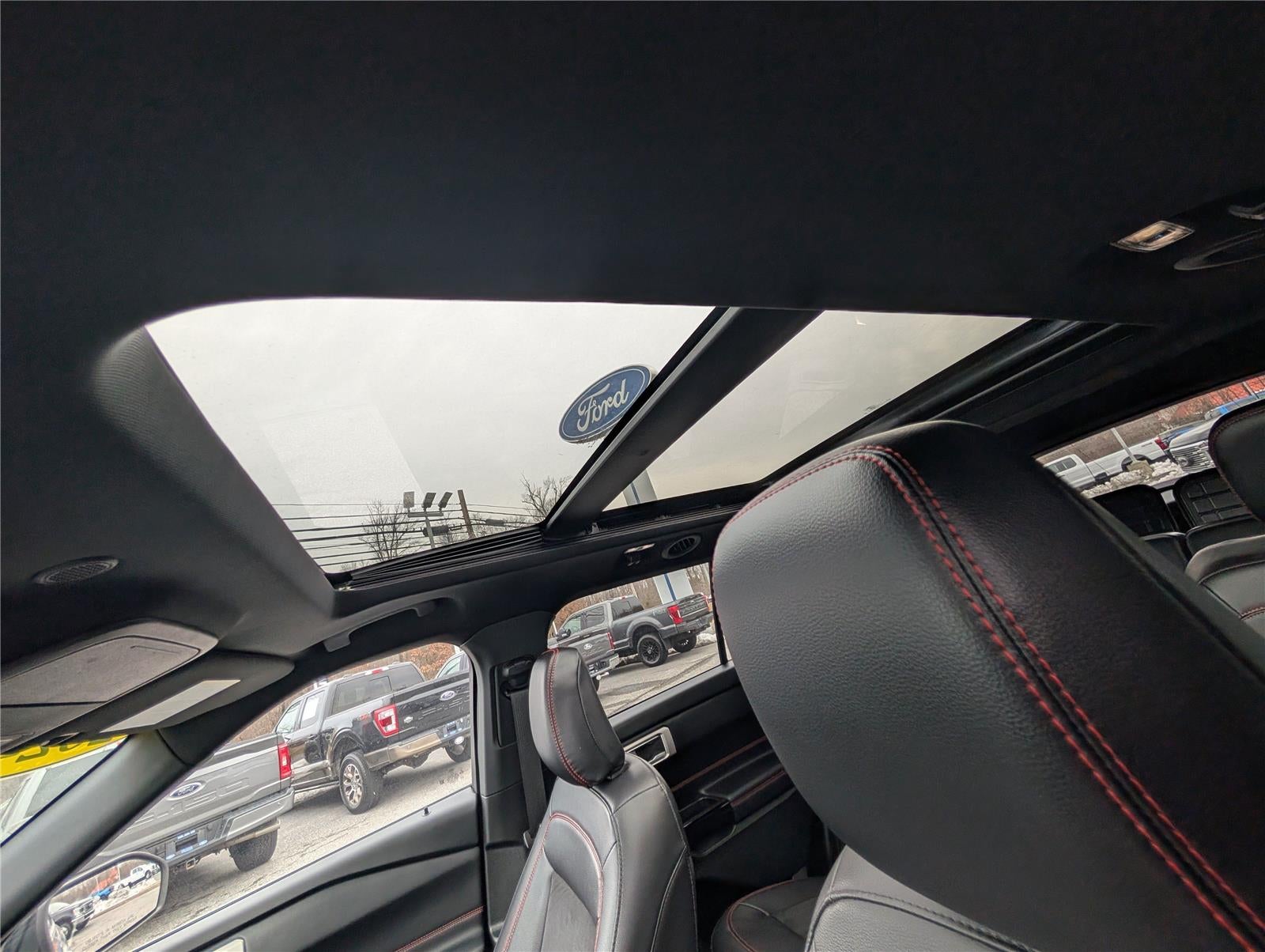 2024 Ford Explorer ST-Line