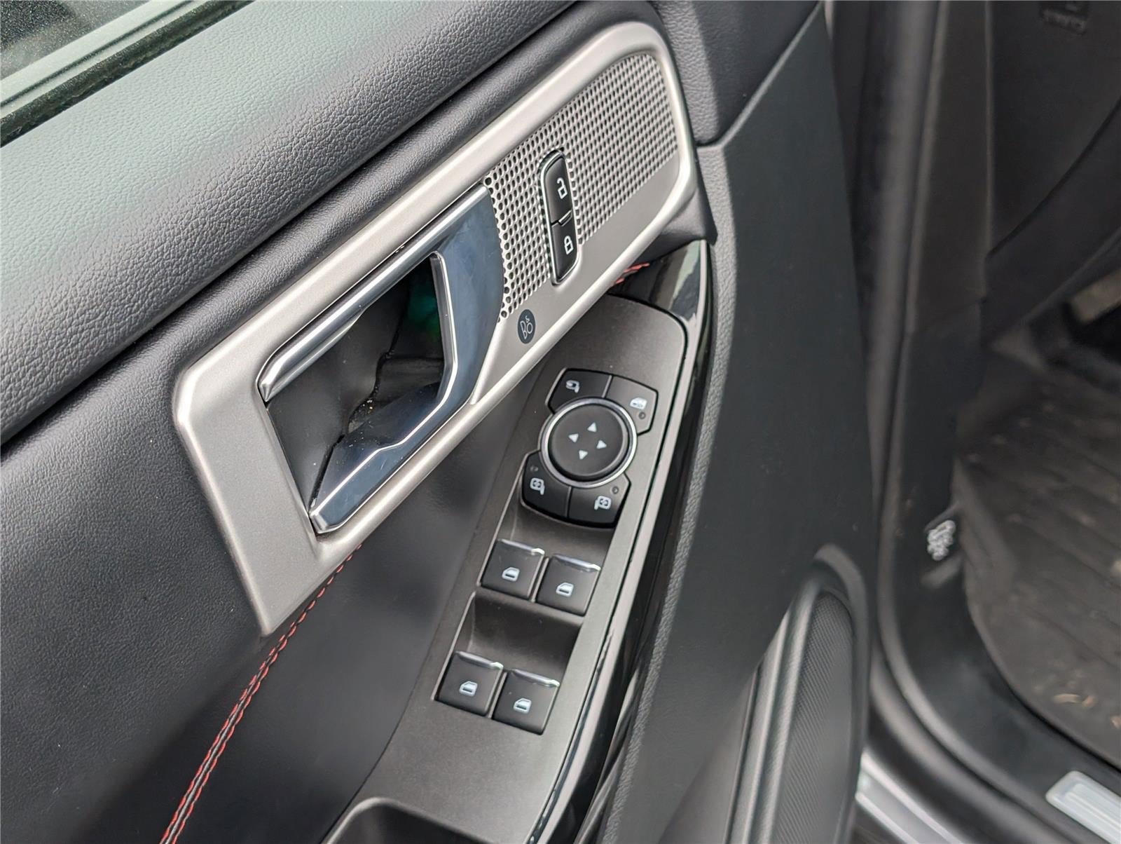 2024 Ford Explorer ST-Line