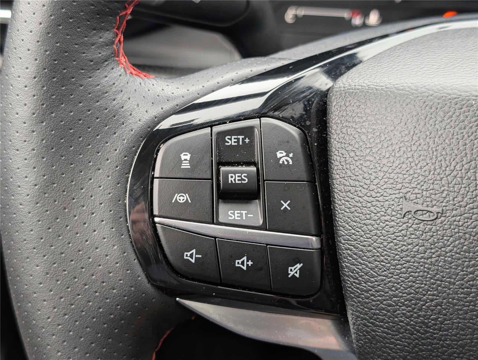 2024 Ford Explorer ST-Line