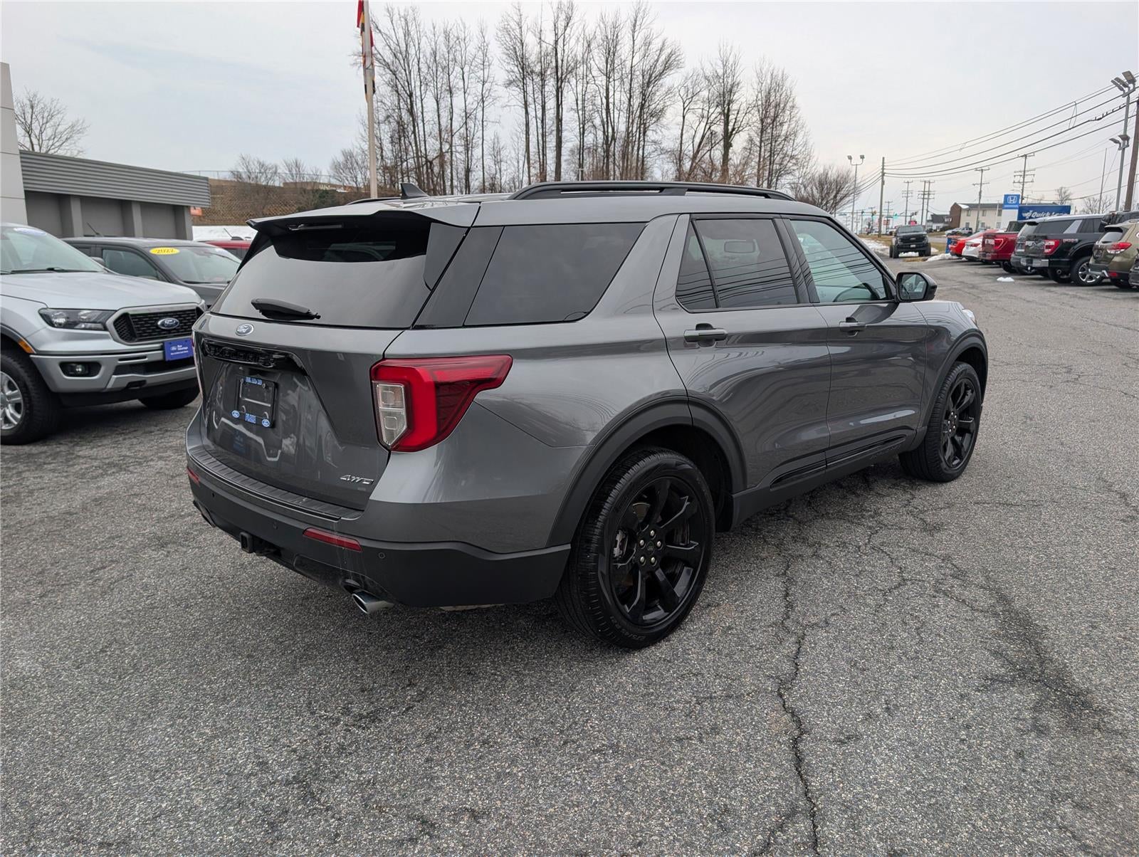 2024 Ford Explorer ST-Line