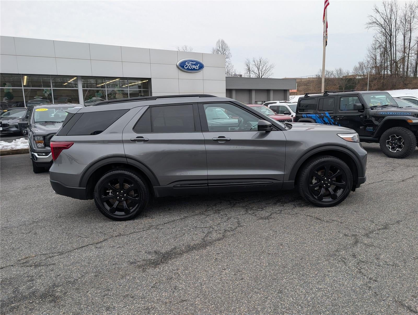 2024 Ford Explorer ST-Line
