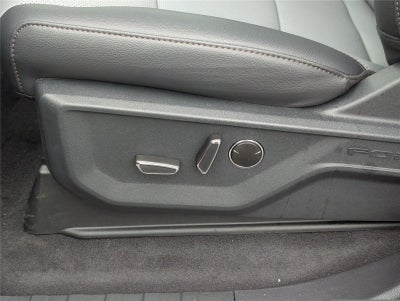 2025 Ford F-150 Lightning Lariat®