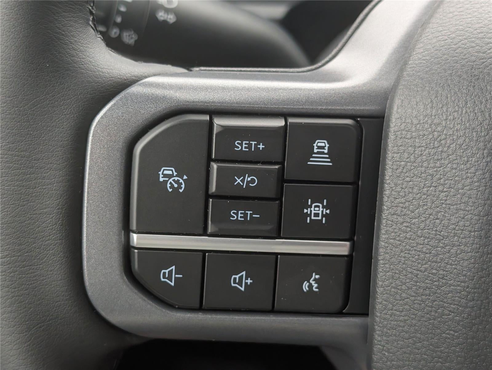 2025 Ford F-150 Lightning Lariat®