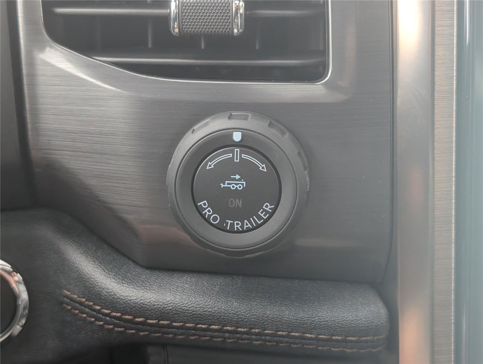 2025 Ford F-150 Lightning Lariat®