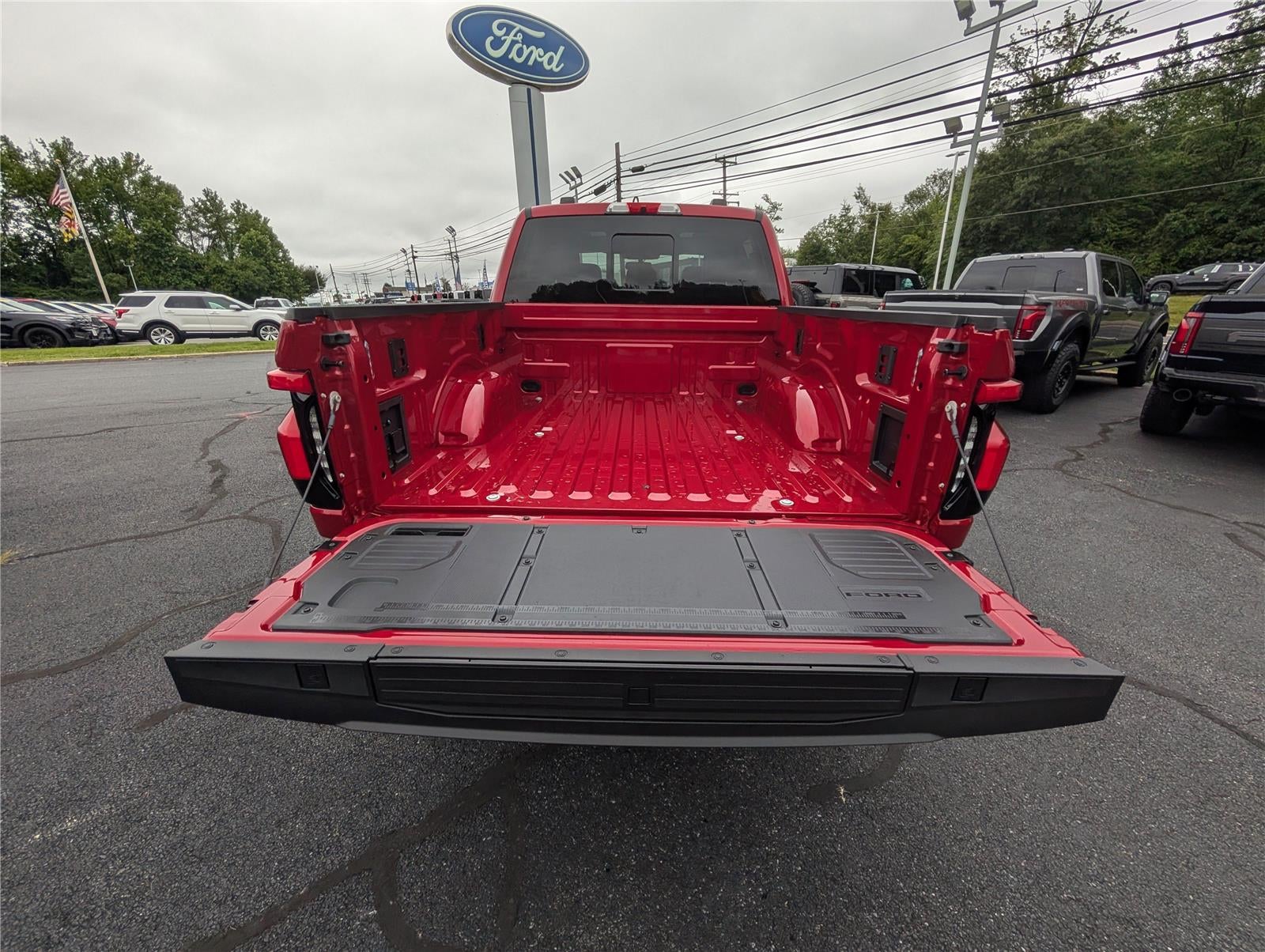 2025 Ford F-150 Lightning Lariat®