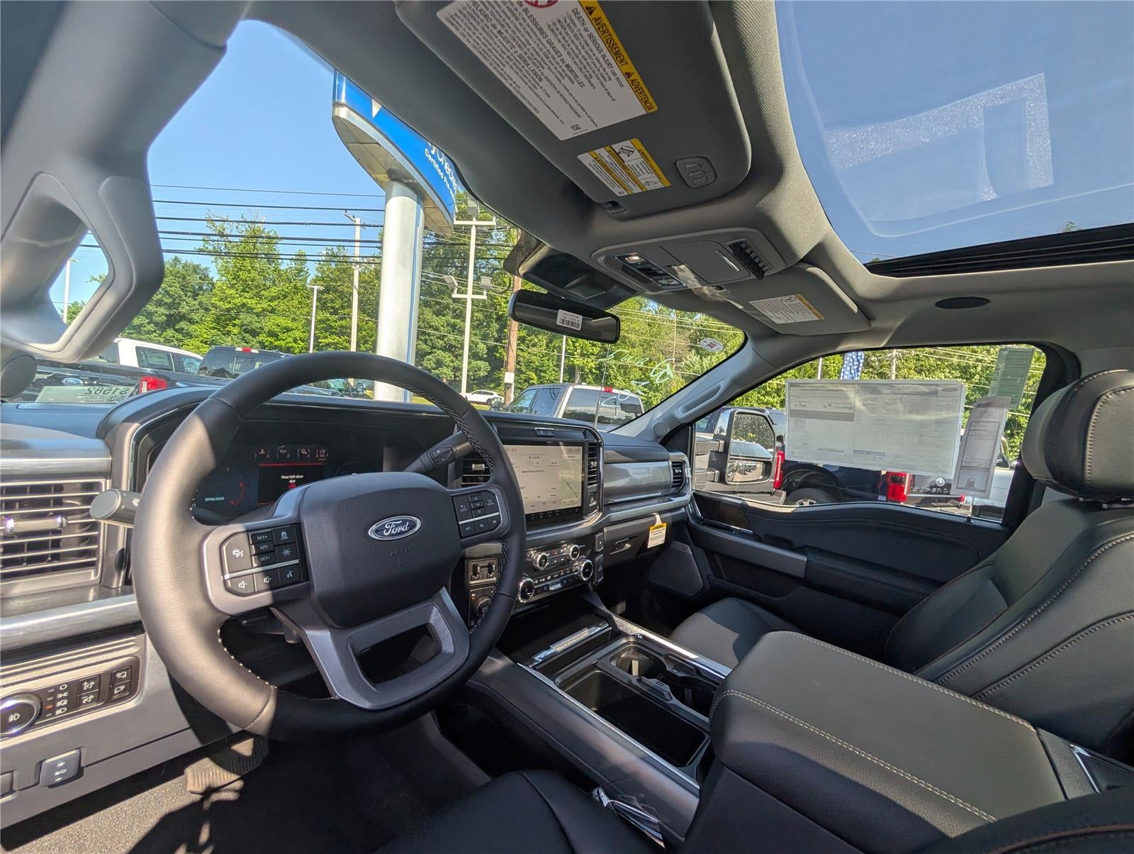 2025 Ford Super Duty F-350® Lariat®