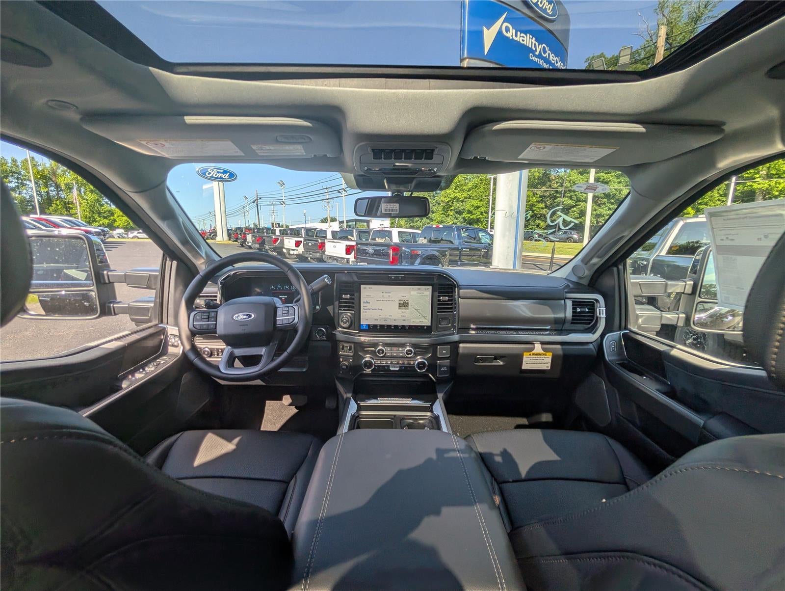 2025 Ford Super Duty F-350® Lariat®