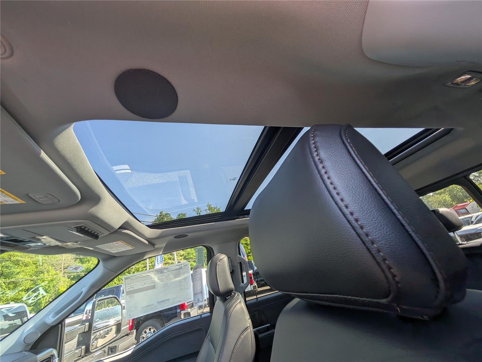 2025 Ford Super Duty F-350® Lariat®