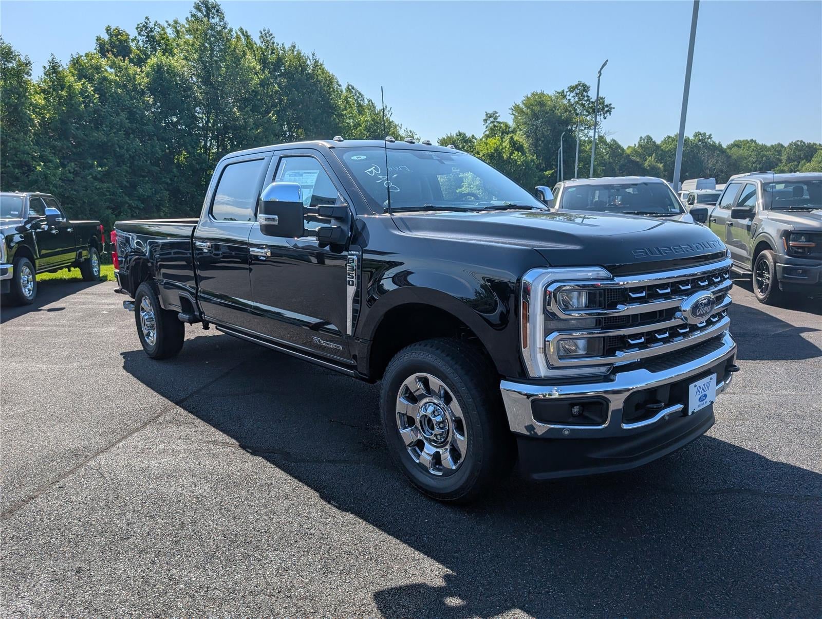 2025 Ford Super Duty F-350® Lariat®