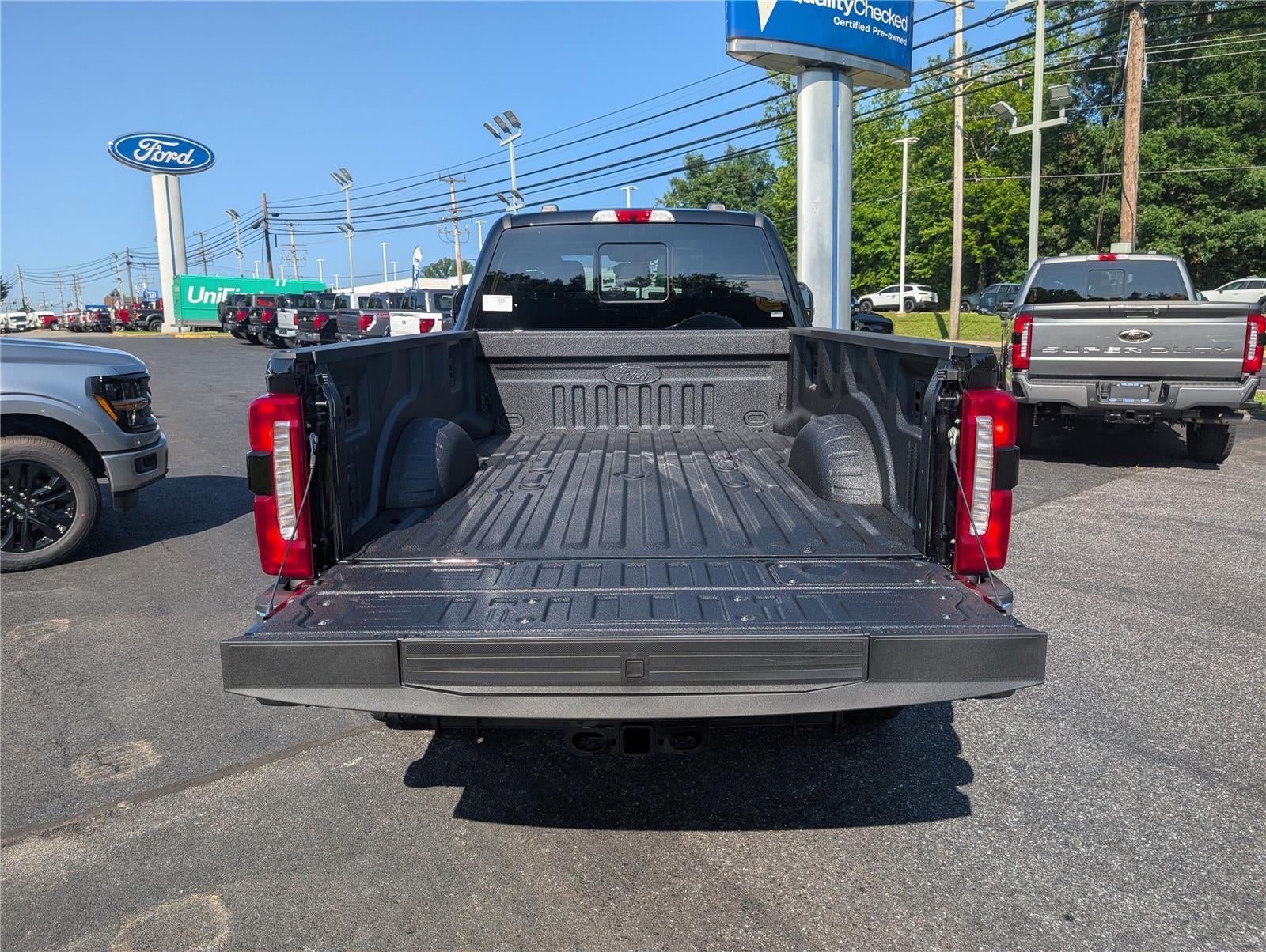 2025 Ford Super Duty F-350® Lariat®