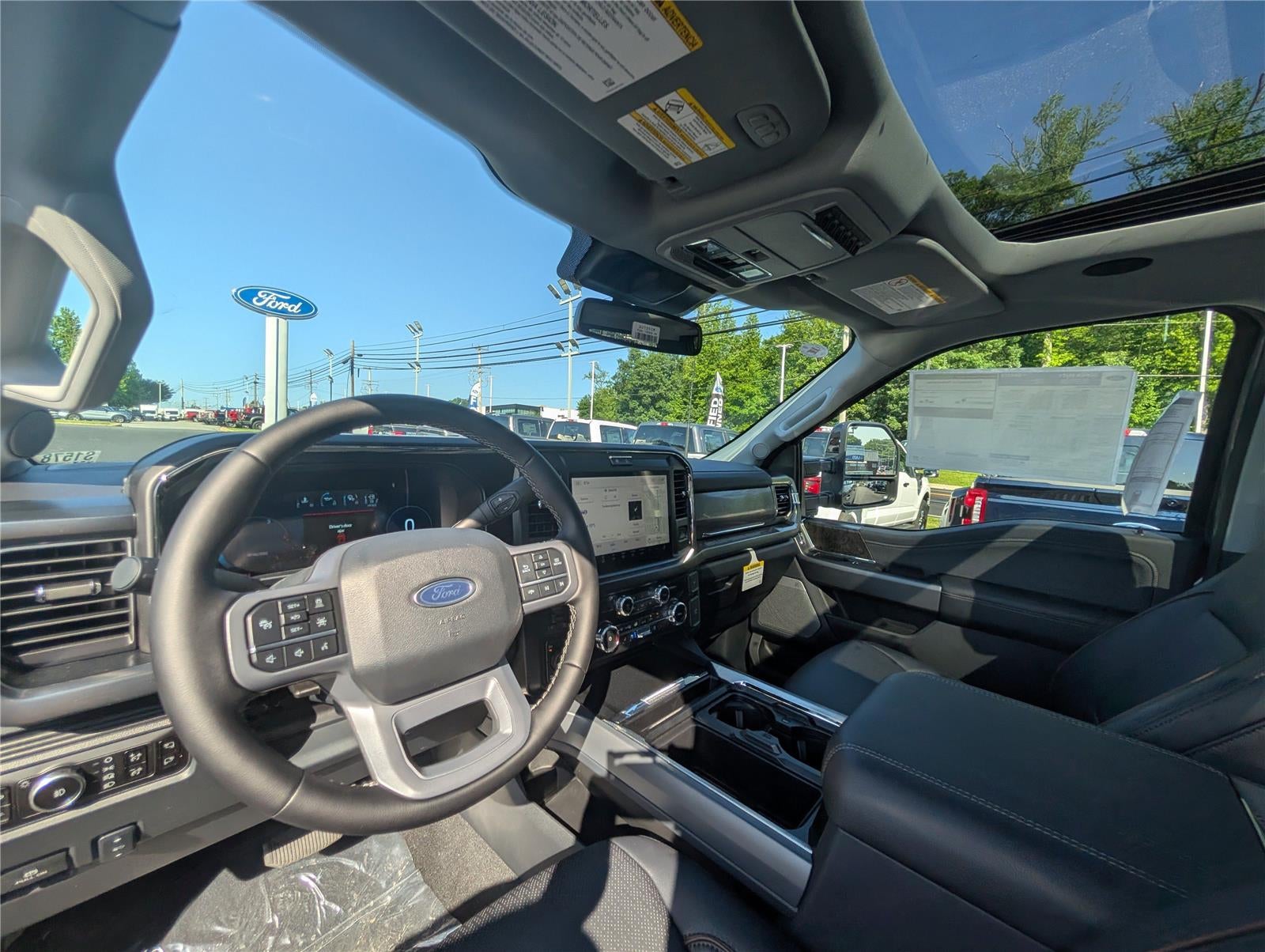 2025 Ford Super Duty F-350® Lariat®