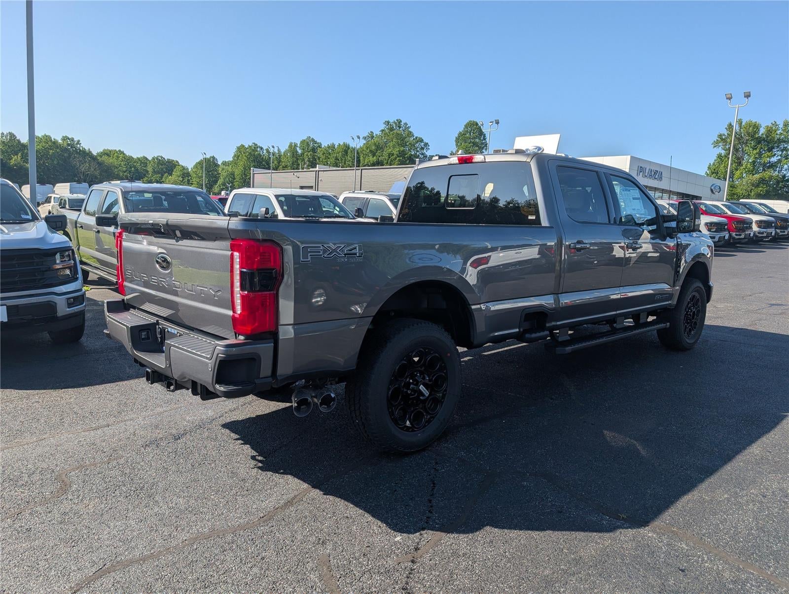 2025 Ford Super Duty F-350® Lariat®