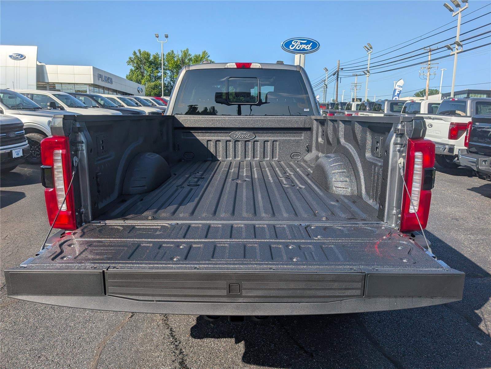 2025 Ford Super Duty F-350® Lariat®