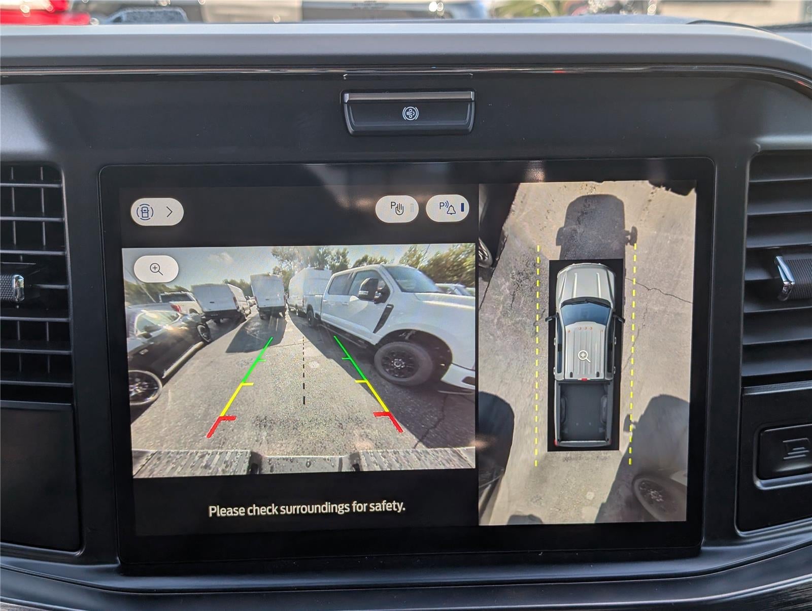 2026 Ford Super Duty F-350® Lariat®