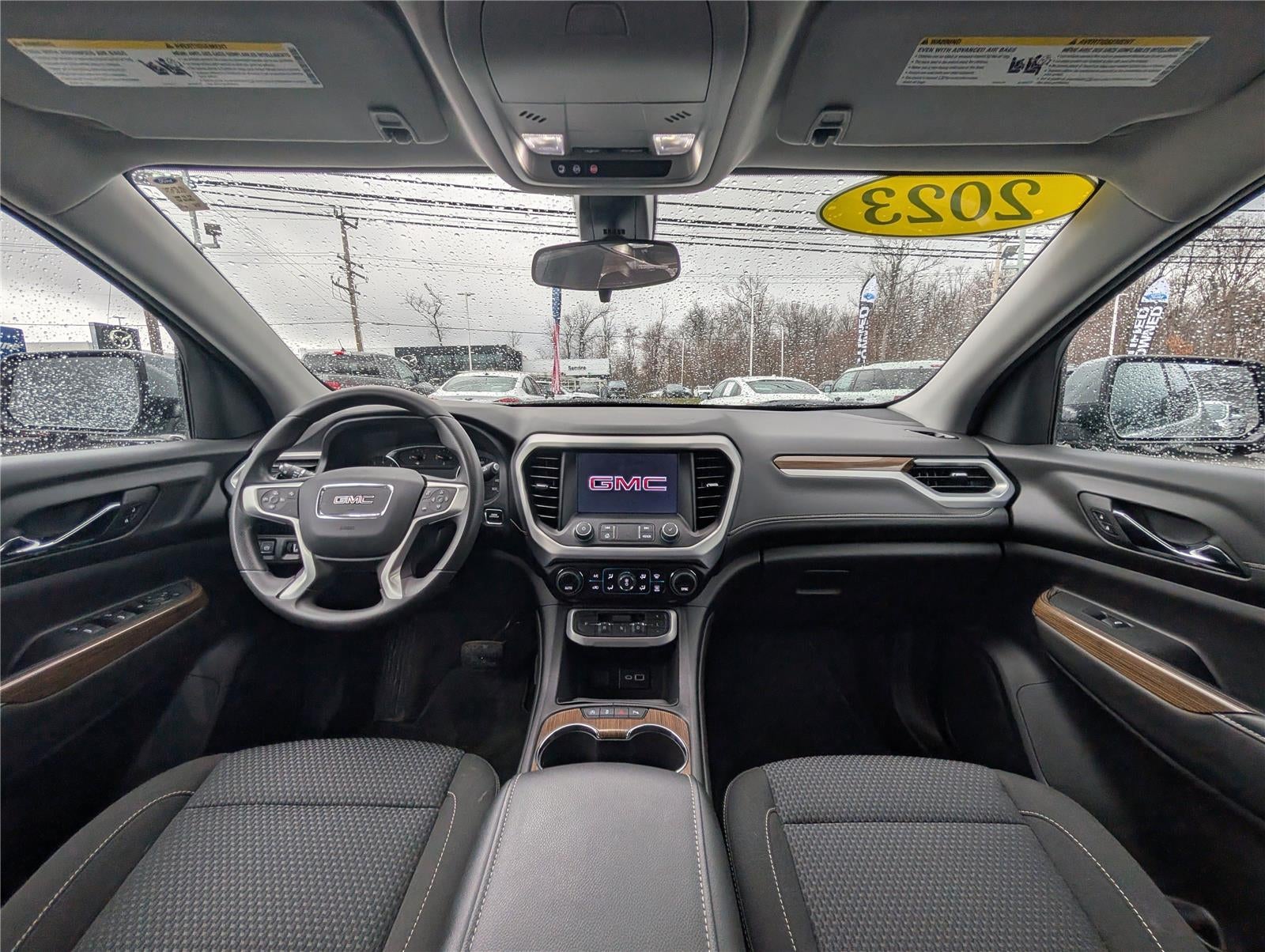 2023 GMC Acadia SLE